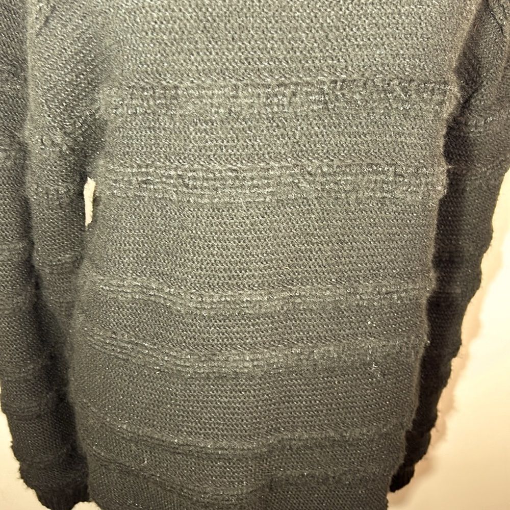 Universal Thread sweater size medium - Picture 2 of 8